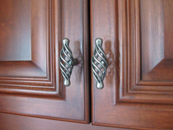 Cabinet Hardware Repair in Hutto